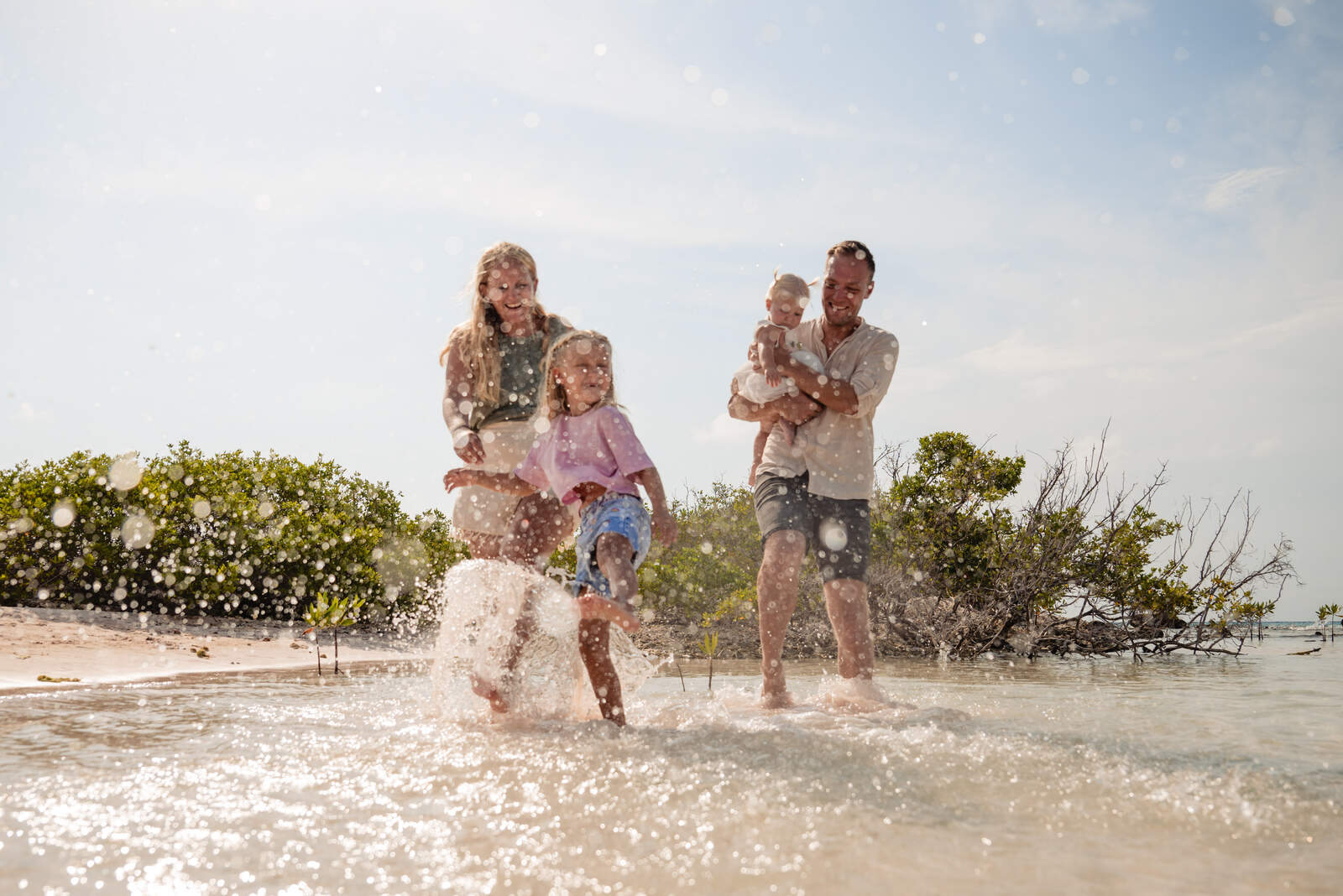 20251018 Sandra, Mitchel, Jolijn & Elize en opa en oma1268 _HR